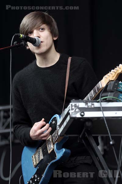 SURFER BLOOD - 2013-08-25 - SAINT CLOUD - Domaine National - Scene de la Cascade - 